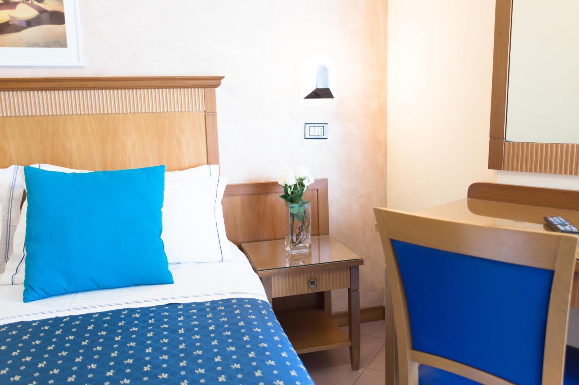 Hotel Verona Cesenatico Rum bild