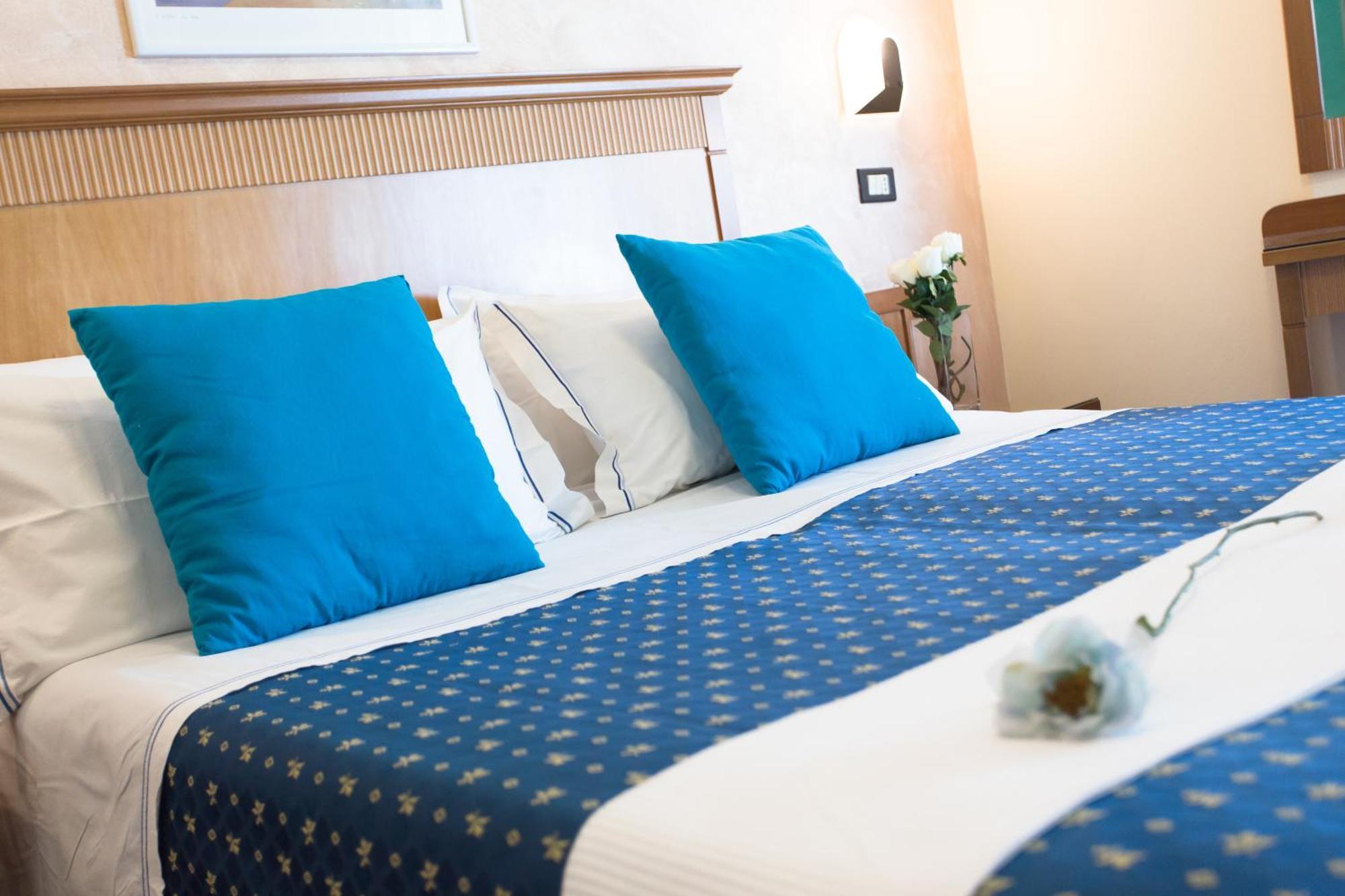 Hotel Verona Cesenatico Rum bild